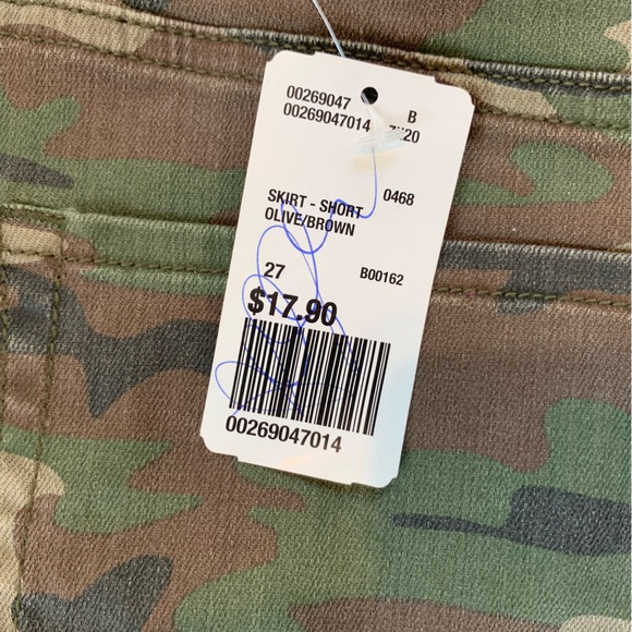 Forever 21 Camo Raw Hem Short Jean Skirt - Picture 7 of 8